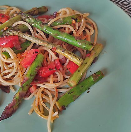 Grüner Spargel mit Spaghetti